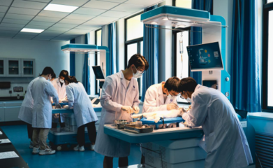 凝心聚力 務(wù)實(shí)篤行 奮力譜寫基礎(chǔ)醫(yī)學(xué)高質(zhì)量發(fā)展新篇章